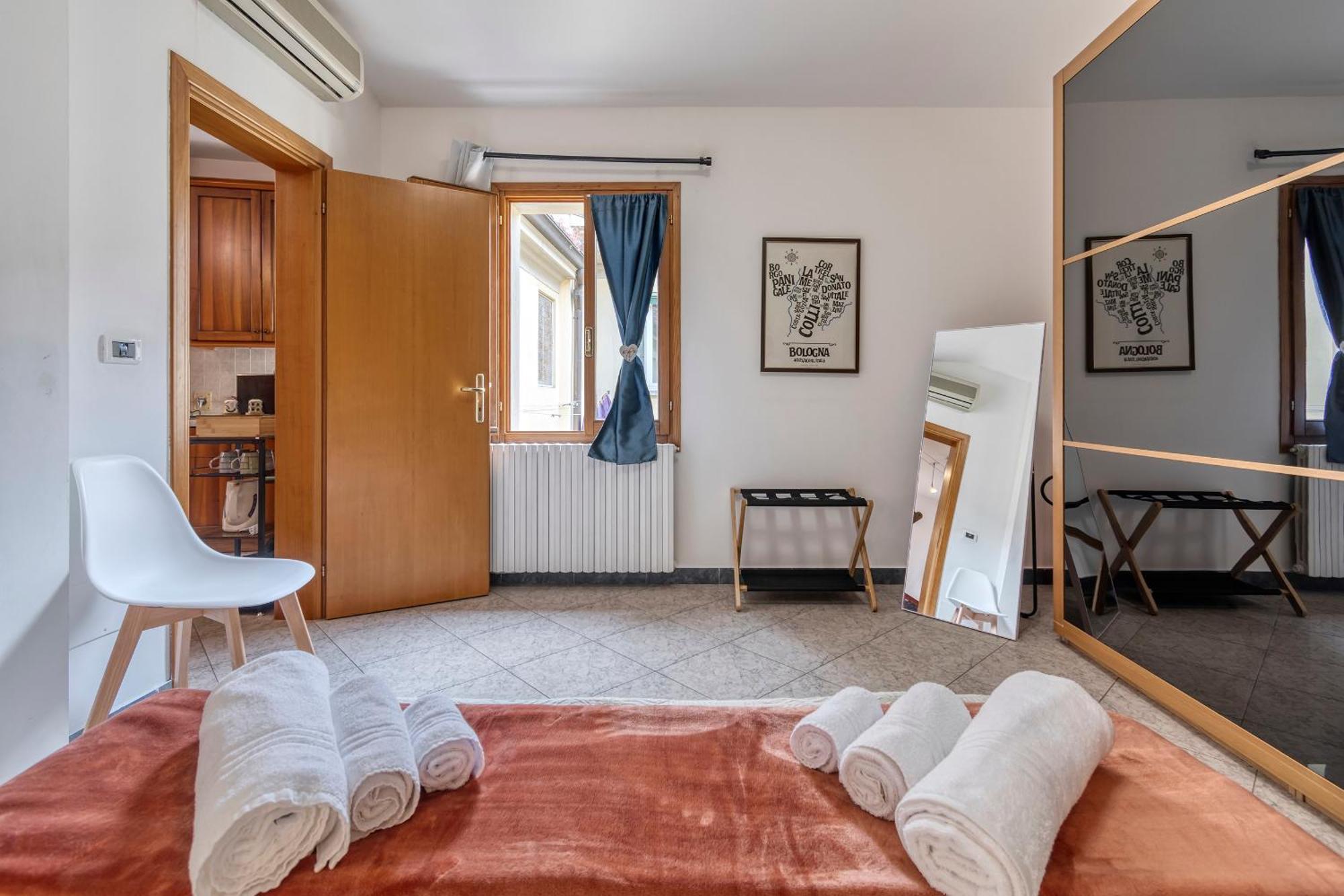 Cozy Apartment In The Heart Of Болонья Экстерьер фото